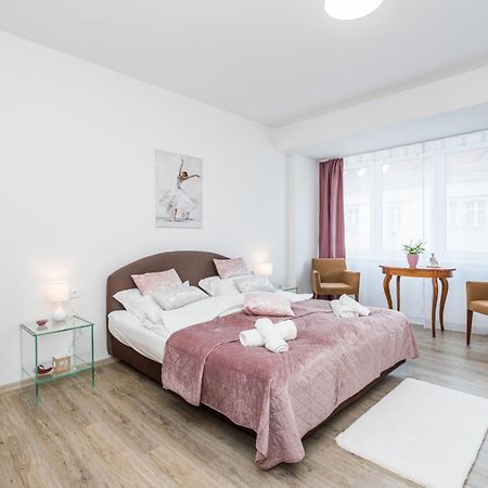 Perla Hradce 302 Διαμέρισμα Χράντεκ Κράλοβε Εξωτερικό φωτογραφία