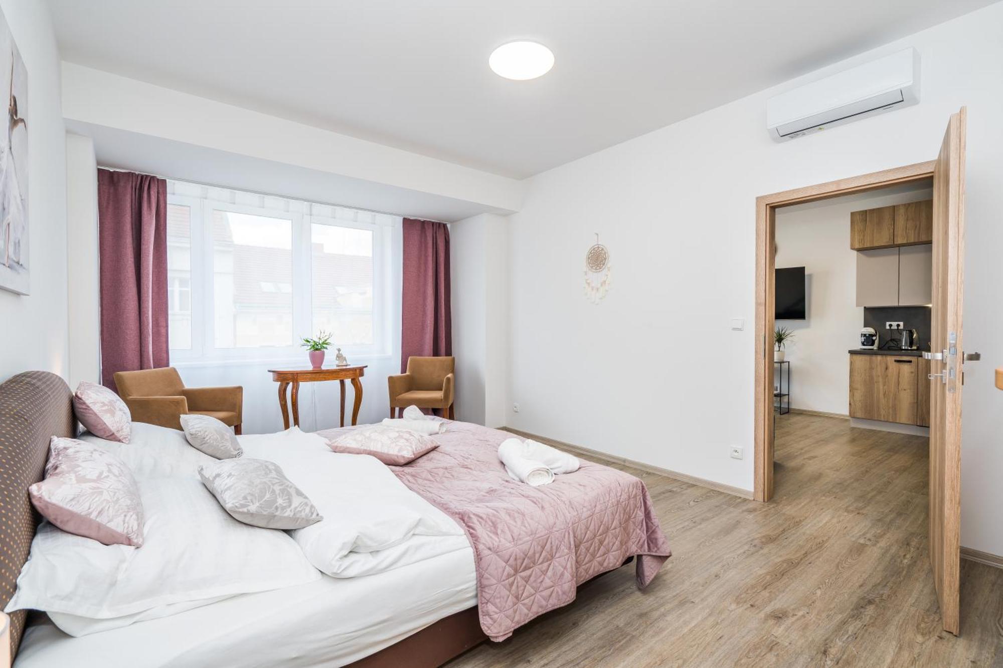 Perla Hradce 302 Διαμέρισμα Χράντεκ Κράλοβε Εξωτερικό φωτογραφία